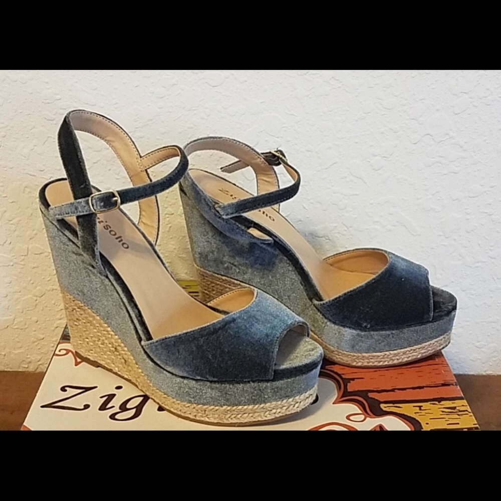 Zigi Soho Velvet platform sandals Size 6